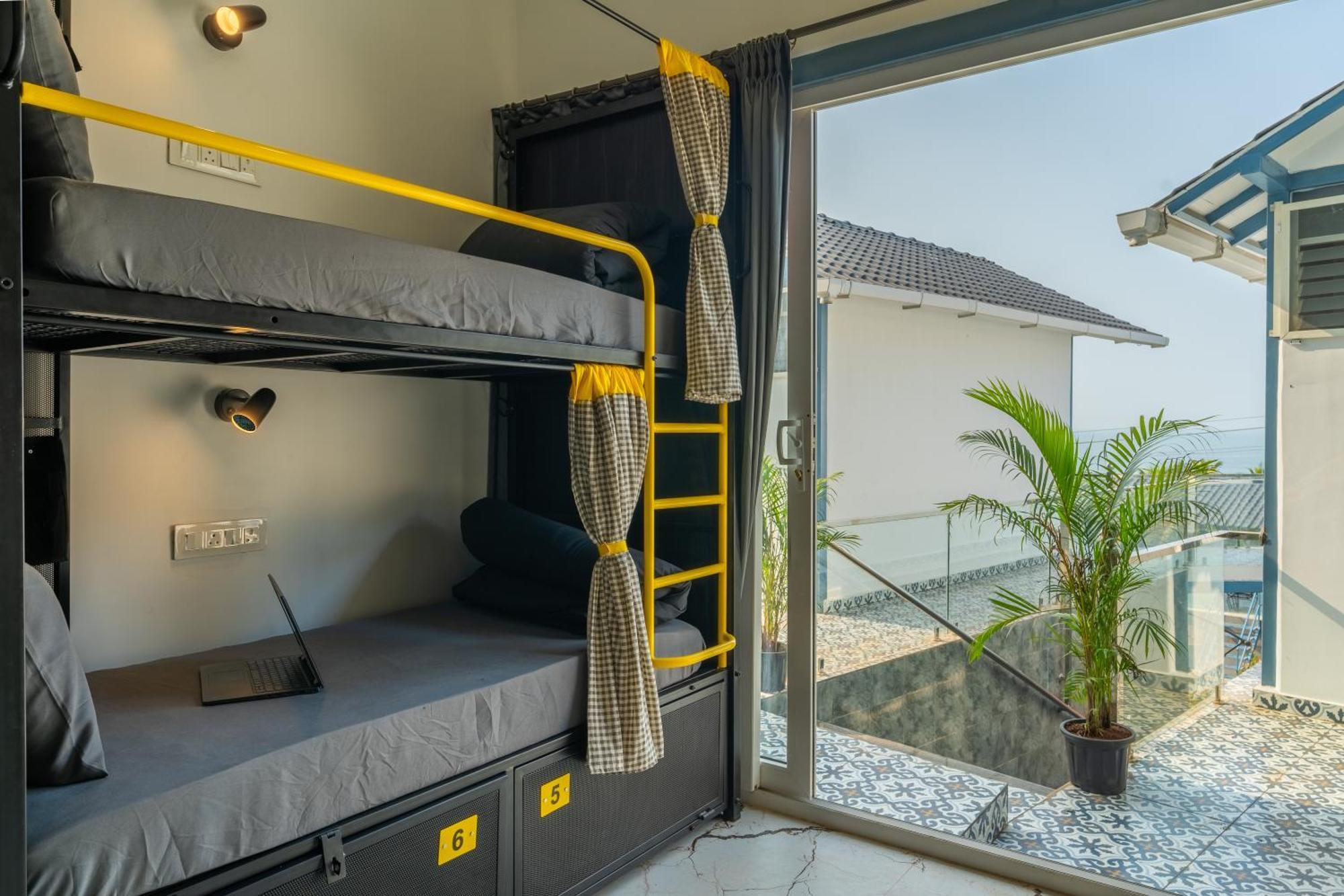 The Hosteller Goa, Mandrem Exterior photo